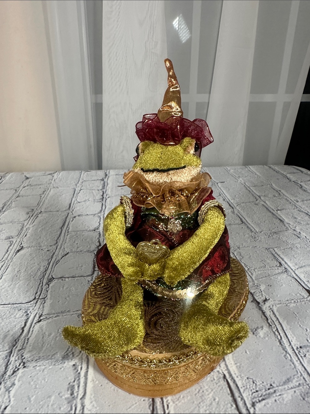Velvet Plush Frog Prince on a Gold Gift Box - Picture 2 of 15